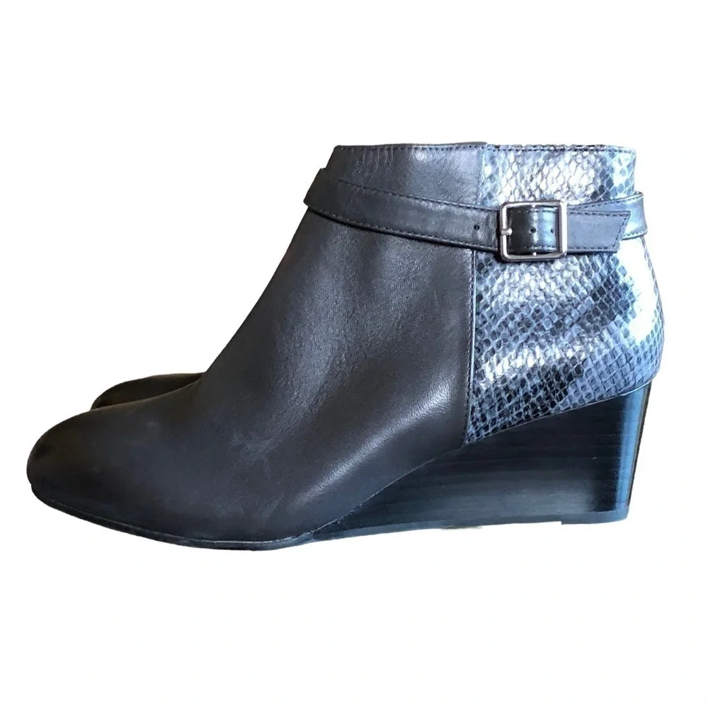 Vionic Shasta Gray Snake Print Wedge Ankle Bootie Size 6.5